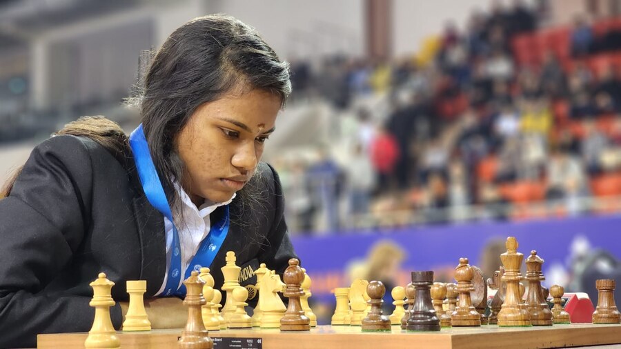 Savitha Shri Baskar: While the likes of R Praggnanandhaa and Gukesh Dommaraju may be more familiar to Indians, Baskar, 17, is not someone to be taken lightly. Having become a grandmaster at 16, she has been putting in the hours under the radar, clinching a bronze medal at the 2022 World Rapid Chess Championship. Baskar is an undoubted beneficiary of the recent growth spurt in Indian chess and has all the skills required to outsmart the best of the best in the time to come 