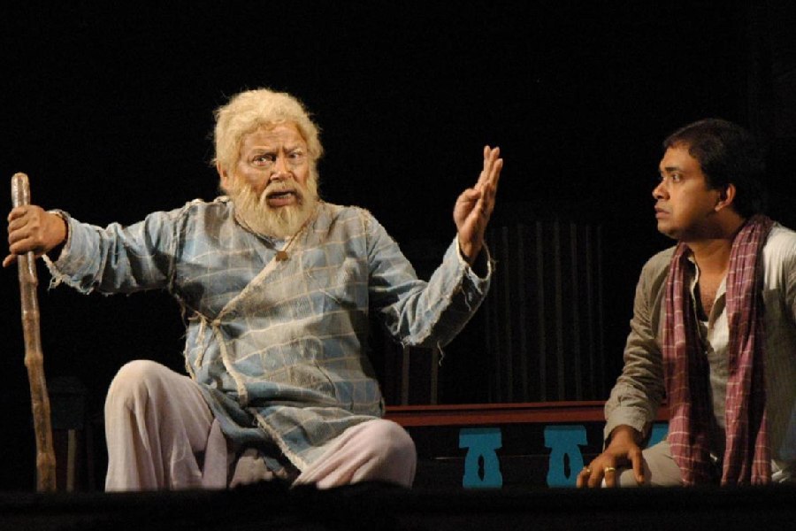 Manoj Mitra as Banchharam in his play Sajano Bagan
