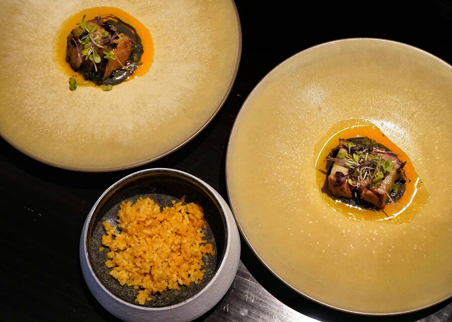 The Smoked Pork had a perfect fat-to-meat ratio and was paired with a rich black sesame sauce. The dish was enjoyed with Mushkbudij Rice (a fragrant nutty flavoured rice). In the vegetarian serving, the pork was replaced by Cha Himachali Gucchi (mushrooms) in a Himachali Cha sauce