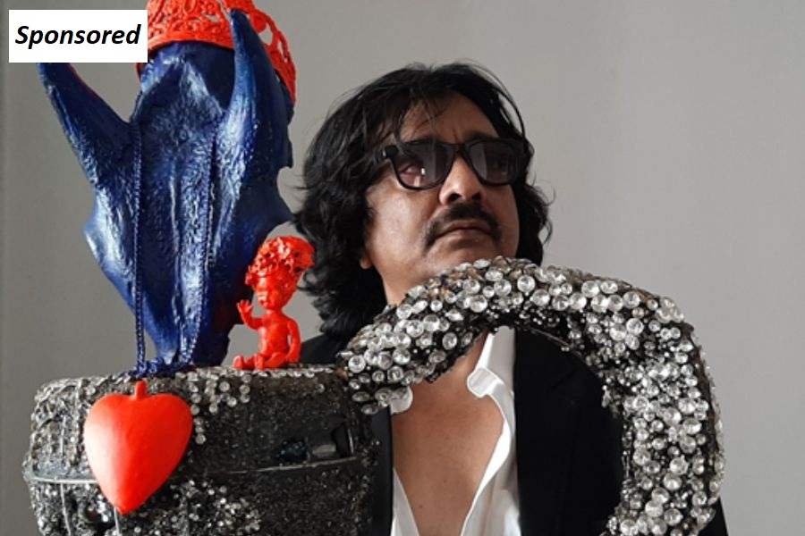 “Buoyant Iconic Depth”: A Must-See Exhibition for Art Lovers