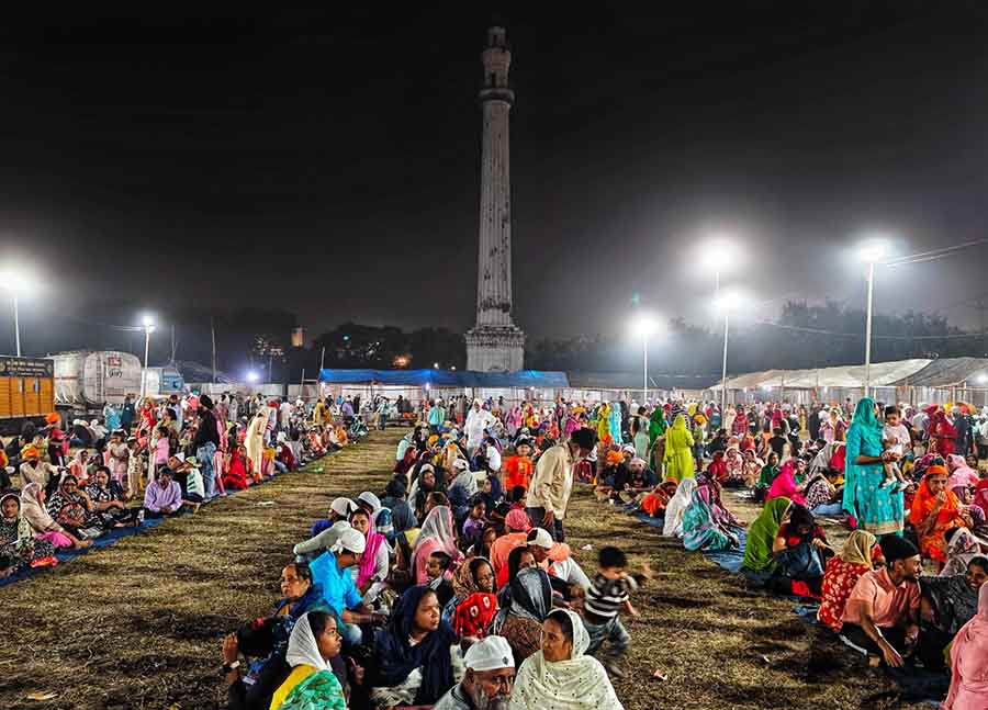 A Sikh community kitchen or ‘langar’ at Shaheed Minar on the occasion of Guru Nanak Jayanti on Friday  