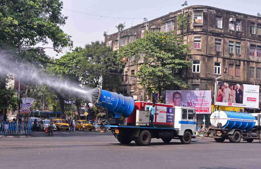 As the Air Quality Index in Kolkata dips to the ‘very unhealthy’ category, Kolkata Municipal Corporation (KMC) uses Mist Cannon to release finely atomised water droplets into the air to bring down dust particles 