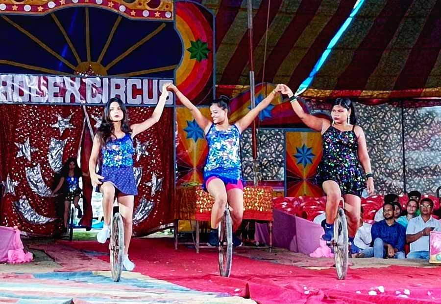 As winter sets in, Rolex Circus arrives with their stunts and tricks at Baruipur on Saturday  