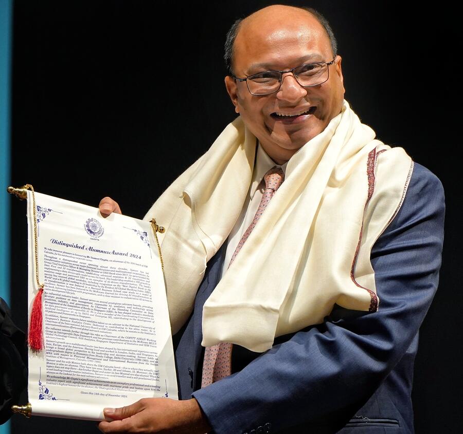 The award ceremony followed the lecture. The first alumni to receive the award for 2024 was Sameer Gupta, group chief analytics officer and managing director, DBS Bank (IIMC Alumnus – 30th PGP Batch). In his acceptance speech, Gupta said, ‘It really feels surreal to me being back here. Learning here has given me life skills, which are very important. One of them is the ability to take risks. As an entrepreneur or even in your corporate career, it’s an important ability’