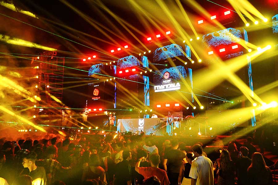 The Tantra and Mantra stages were lit up by VJ Akash Jaiswal and VJ Harish