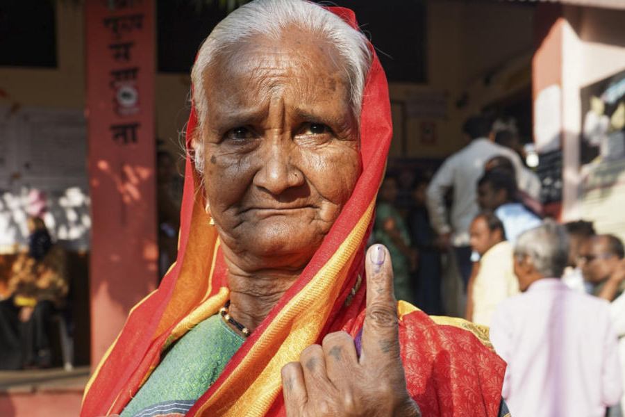 voter turnout Maharashtra records voter turnout of 45.53 till 3 pm