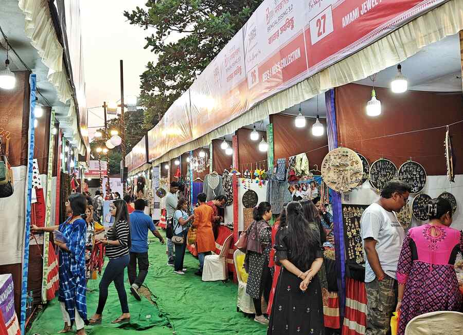 Stalls set up at Karunamoyee Central Park for Bengal Rising 3.0 have on offer a variety of items ranging from handcrafted items to bags