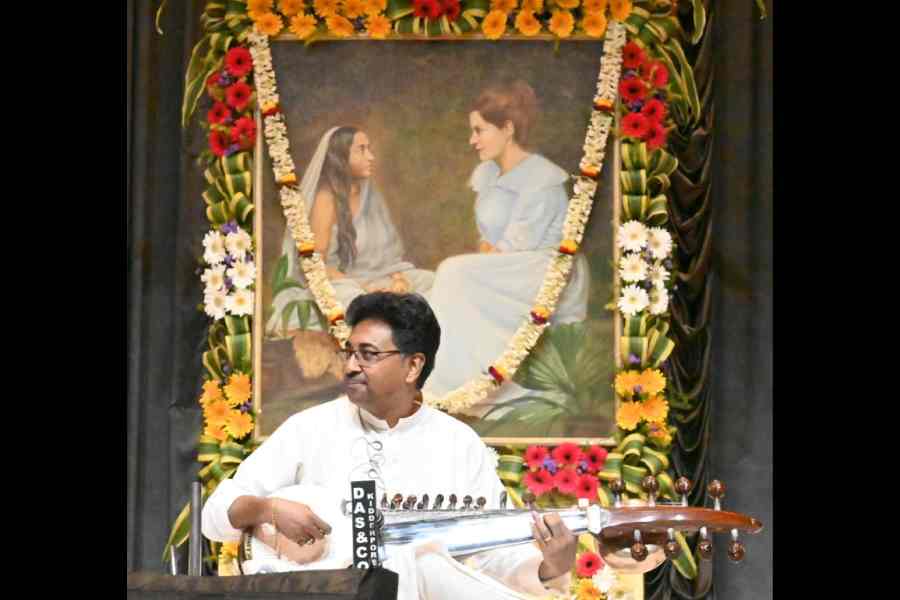 Abhisek Lahiri playing sarod