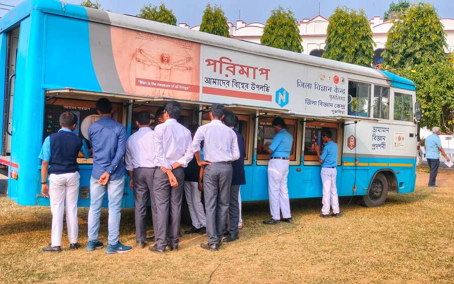 Students of Ramakrishna Mission Vidyapith, Deoghar, Jharkhand, made the most of the mobile science exhibition vehicle ‘Machine in Everyday Life’ and ‘Measurement’ of Birla Industrial and Technological Museum on November 21 and 22. It was a part of BITM’s Biennial Educational Exhibition at Ramakrishna Mission Vidyapith  