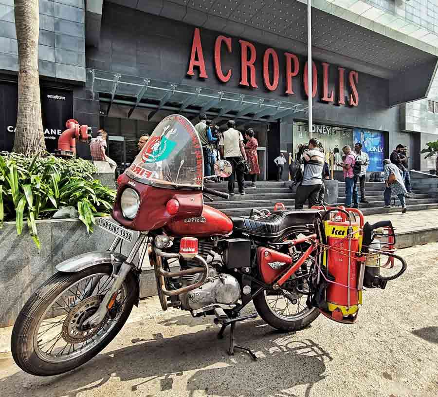 A fire broke out in the food court of Acropolis Mall on November 18. ‘A minor fire incident occurred in the frying equipment at the Wow Momo counter in Acropolis Mall at 10.40 am. Our mall team promptly used fire extinguishers to control the situation,’ said Subhadip Basu, corporate general manager, hospitality and mall (Merlin Group). On June 14, a fire was reported at the Crossword store in Kasba mall after which it was shut down for one-and-a-half months. The mall reopened on August 3  