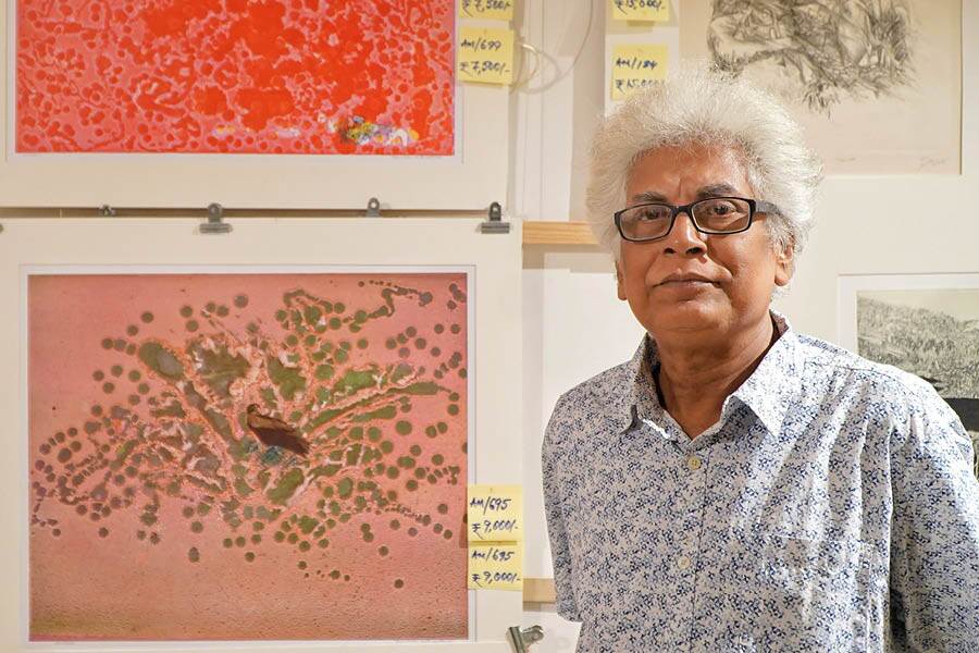 Ramendranath Kastha with his semi-abstract painting