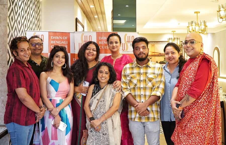As Usha makes its entry into the culinary scape of the city, we spotted city socialities enjoying a hearty lunch.In picture: (L-R) Fashion analyst shoot conceptualiser Jyotirmoy Ghosh, actress Payel Mukherjee, Paromita Ghosh, musician Dipannita Acharya, model Madhabilata Mitra and fashion designer and influencer Indroneel Mukherjee with team Usha. ‘I loved how Usha has redefined traditional Bengali food,’ said Payel, while Indroneel summed it up adding,‘The fusion was too good. My favourite was Jeere Morich Roast Chicken and Laupatay Bekti Paturi’