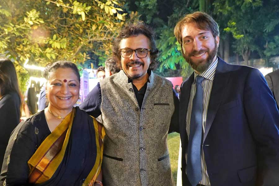 Actor (from left) Sonali Gupta and musician Bickram Ghosh enjoyed catching up with consul-general Costa. ‘Gathering at an outdoor lawn with some exquisite Italian food, complemented by the winter nip made it a memorable evening. It was doubly special as I am preparing for a musical collaboration with the Italian consulate, where saxophone player Gianni Denitto and I will perform at the Indian Museum on December 13’ 