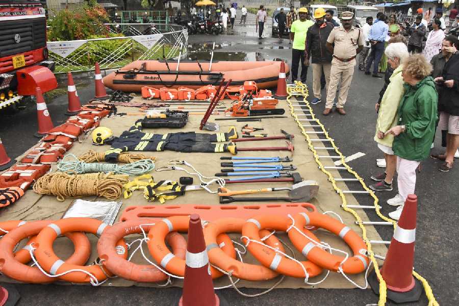 Precautionary measures underway after India Meteorological Department warns of cyclone Fengal on  on Friday afternoon, at Mamallapuram in Chengalpattu district of Tamil Nadu, Friday, Nov. 29, 2024. PTI