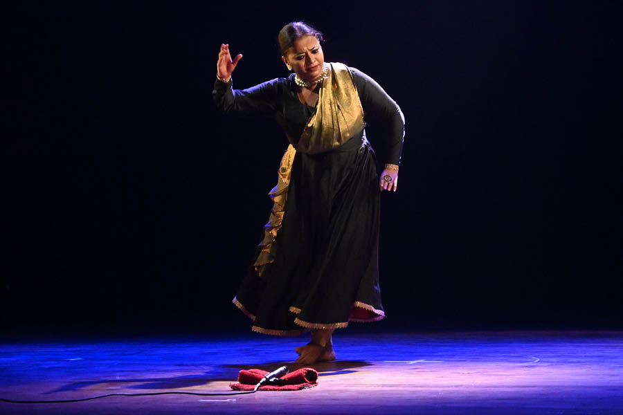 Tribute to Shiva through dance in Kolkata