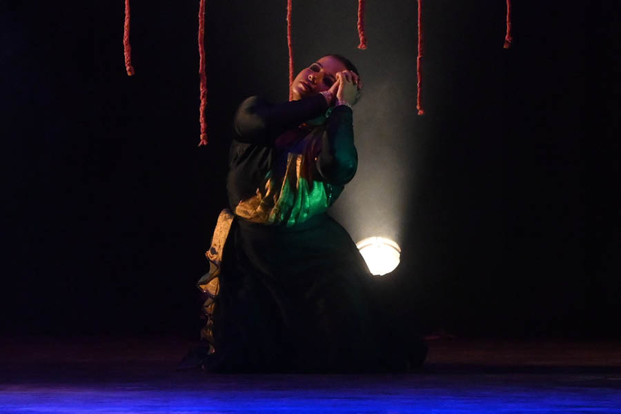 Creative dance performance in Kolkata