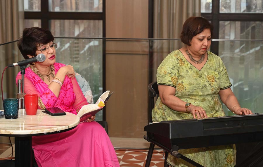 On a cool afternoon on November 20, the reception of the Hyatt Centric Ballygunge Kolkata came alive with the gentle strains of music drifting from Tess, its Euro-Asian bistro. The occasion was Symphony of Words & Notes, an event where the artistry of poetry and piano met in perfect harmony. Guests were treated to an enchanting duet by poet Ipsita Ganguli and pianist Rajlakshmi Syam. Ganguli’s evocative verses blended with Syam’s melodious keyboard chords to make the afternoon a gentle celebration of rhythm, melody, and emotion