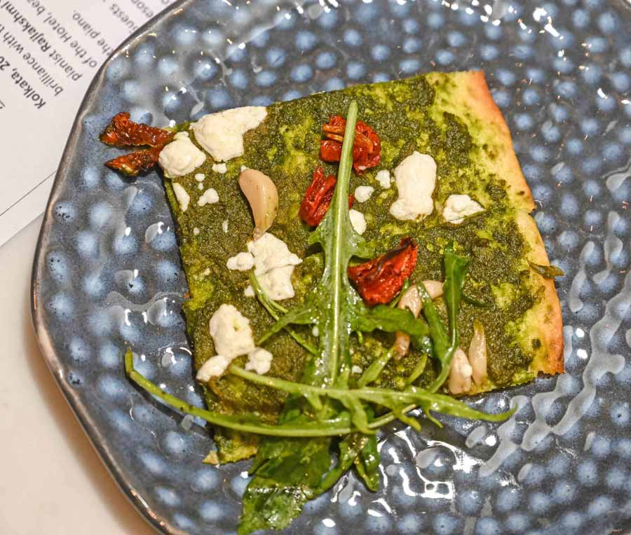 Post the show, Tess served up some delicious bites such as Cracker Thin Flatbread with pesto, garlic, sundried tomatoes and goat’s cheese, Sourdough Toasties, Kolkata-style Chilli Chicken and more