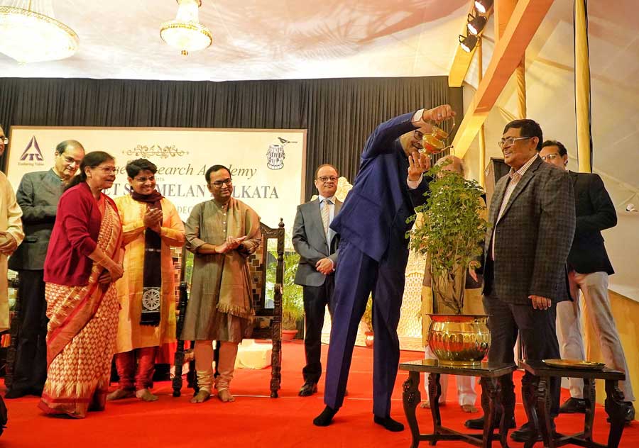 Chief guest Vivek Kumar, the state’s additional chief secretary, inaugurated the three-day ITC Sangeet Sammelan 2024 on the lawns of the ITC Sangeet Research Academy in Tollygunge on Friday, November 29. Also present were Nazeeb Arif, executive vice-president and head of corporate communications, ITC Limited and trustee and Saradindu Dutta, executive director of the academy