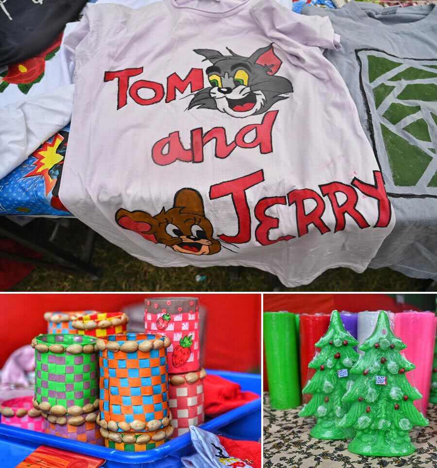 The mind-boggling array of tempting knick-knacks on sale really made it difficult for visitors to choose their picks