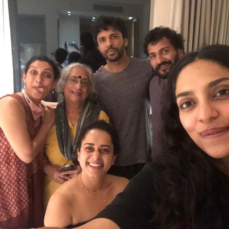 The actress took a selfie with her Love, Sitara co-stars including Rajeev Sidhhartha, Rijul Ray and Tamara.