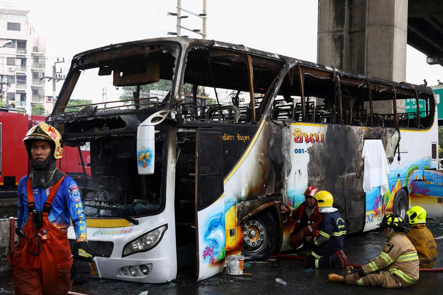 Fire accident | School bus catches fire outside Bangkok, 25 on board are feared  dead, government officials say - Telegraph India