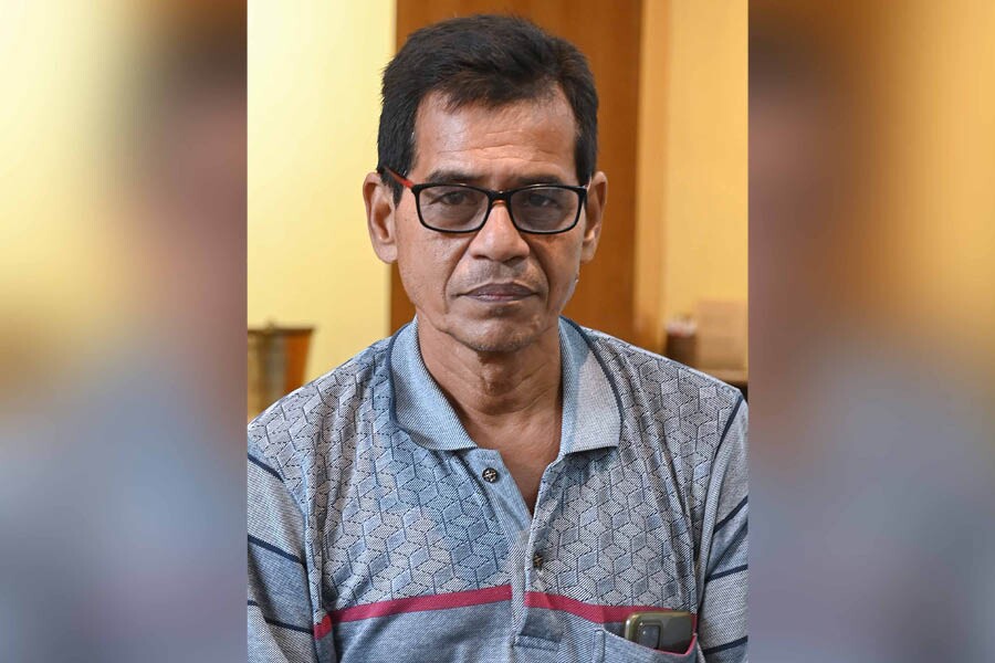 Shaila Kumar Kundu is a witness to the rise and fall of his family’s handloom unit