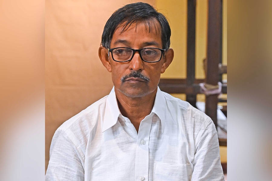 Taraknath Das strongly believes in the power of handloom
