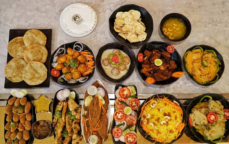 Ahaar Catering Services has been delighting Kolkatans since 1994, with an array of delicious dishes served from their dine-in location in Ballygunge and through doorstep deliveries. With Durga Puja just around the corner, Ahaar has come up with specially curated menus for the five days of Puja, offering traditional and unique dishes. My Kolkata brings you a taste of what’s on the menu 