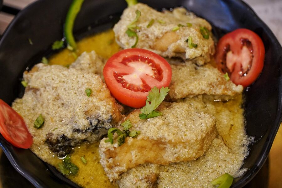 Doi Katla: This is a must-try on the menu! Made with meaty cuts of katla, the mildly tangy yoghurt-based gravy has a perfect balance of spices making for a creamy and hearty main-course dish