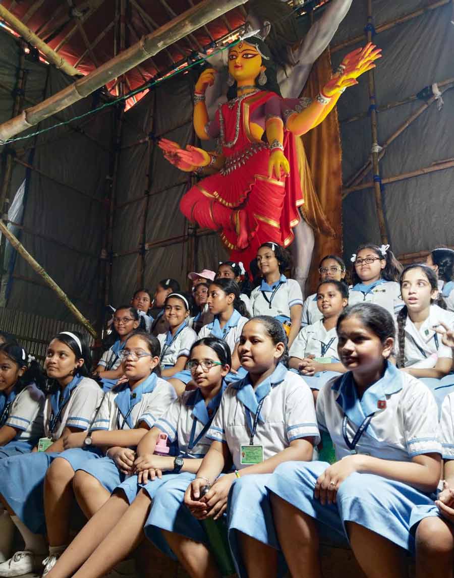 Around 100+ kids participated in a storytelling session organised by Park Circus Sarbojoni Durgotsav- UDDIPANI on Tuesday. Students from Kolkata schools like Ashok Hall and Young Learners visited the Puja pandal pre-Mahalaya