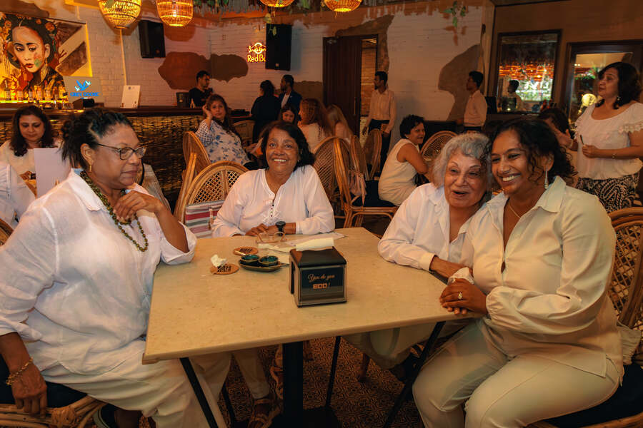 (L-R) Sanam Karai, Siddique Couper, Cynthia Bouers and Shanon Jhunjhunwala had a great time making dim sums and memories