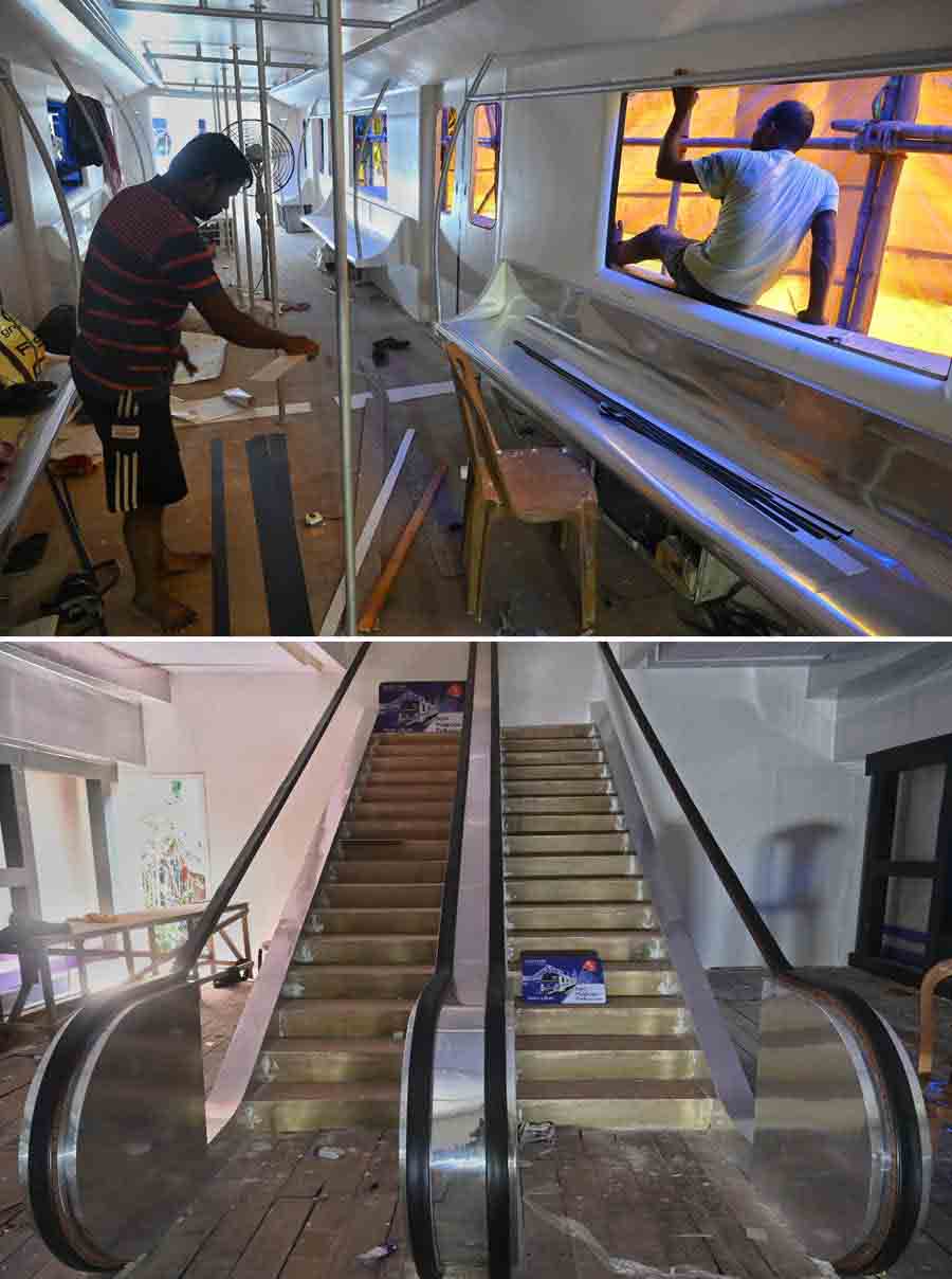 In its 88th year, the theme at the Jagat Mukherjee Park Durga Puja pandal is the Metro Railway platform at Howrah Maidan station. The theme marks Kolkata Metro’s 40th anniversary, highlighting the essential role played by the Hooghly and Metro in Kolkata's history