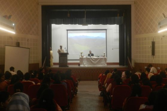 Dr Biswajit Banerjee delivered his lecture to a packed auditorium.