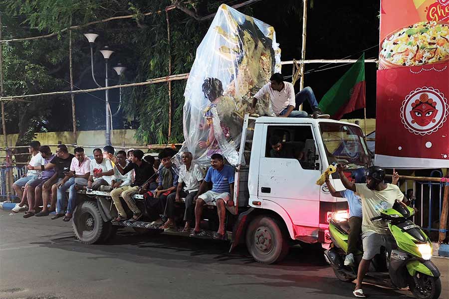 Mela, khela and chela (sports, carnivals and lackeys) — the three pillars of political success