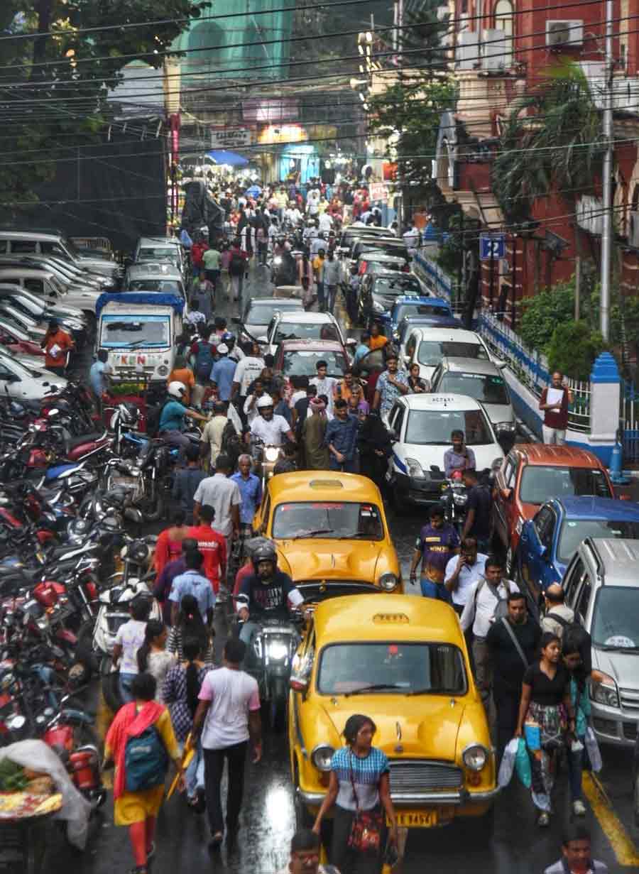 Kolkata News Durga Puja inauguration, traffic snarls and more Kolkata