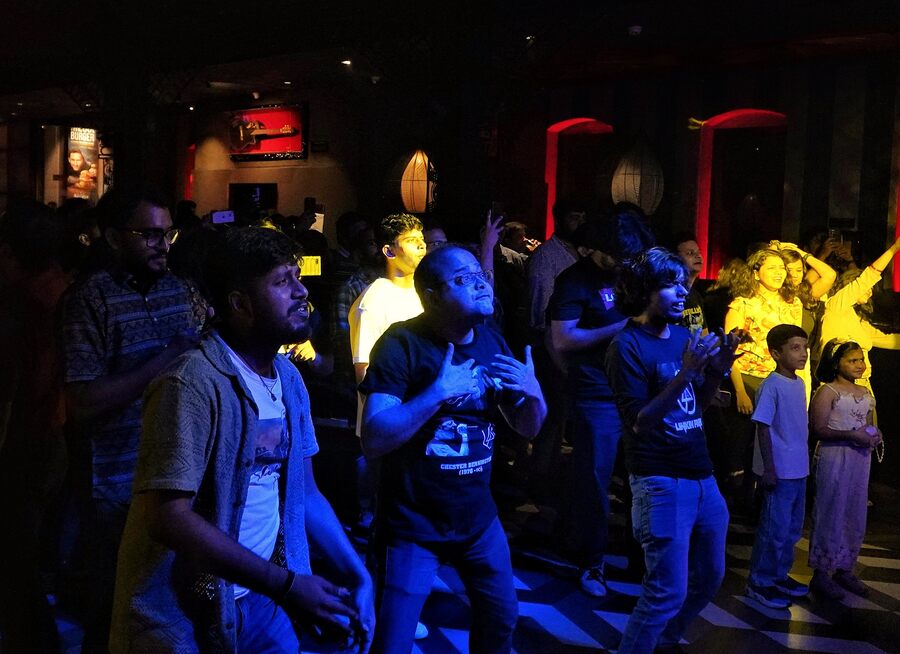 Fans of all ages were present for the show just to unite and listen to their favourite nu-rock cover songs. Deep Rk even took the time in the middle of their set to say, ‘Thank you to the parents who are introducing these young kids to rock music’