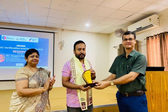 Prof Dhrubasish Sarkar and Dr Tripti Guin Biswas felicitating the speaker, Mr Sougata Bhattacharjee.