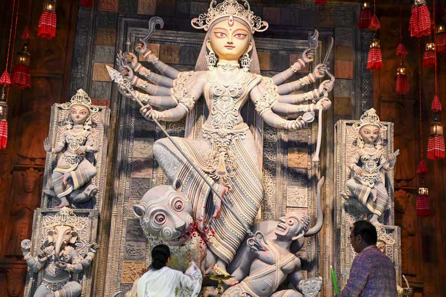 Durga Puja in Kolkata Durga Puja 2024 RG Kar rape and murder case