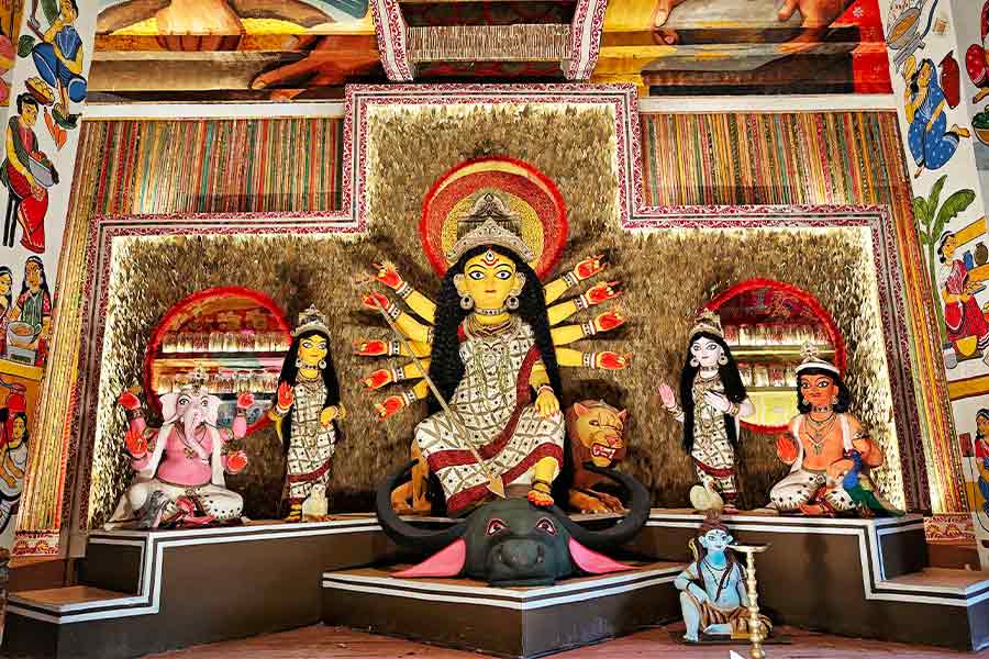 Durga Puja Theme Pandals in Kolkata Photography In pictures From