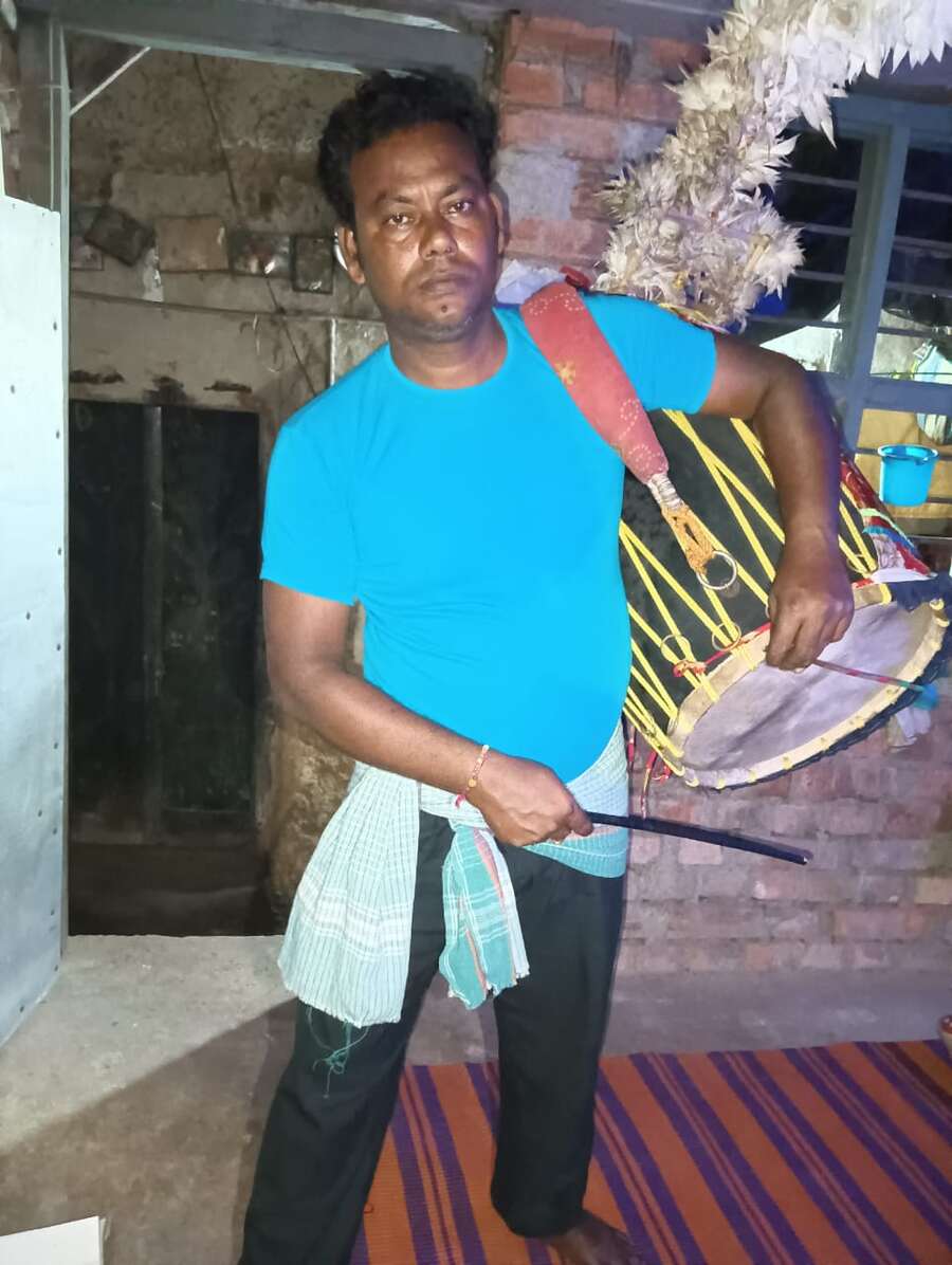 This sense of mobility is what appeals to Biswanath too, who is excitedly gearing up for his first trip to Mumbai after spending 22 years in the profession. “There’s nothing quite like Durga Puja in Kolkata, but I’ve seen the festival growing bigger in cities like Delhi and Bangalore. I’m very curious to see what the celebrations will be like in Bombay,” he beamed