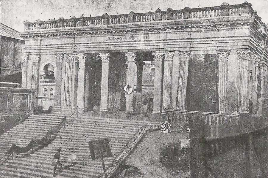 Seal’s bathing ghat, where 40 dhaakis would accompany the puja procession to immerse the idols in the Ganges