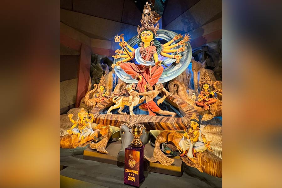 The IPL 2024 trophy won by the Kolkata Knight Riders (KKR) is in its hometown to seek the blessings of Durga. The trophy toured four prominent pandals across Kolkata on Sashthi
