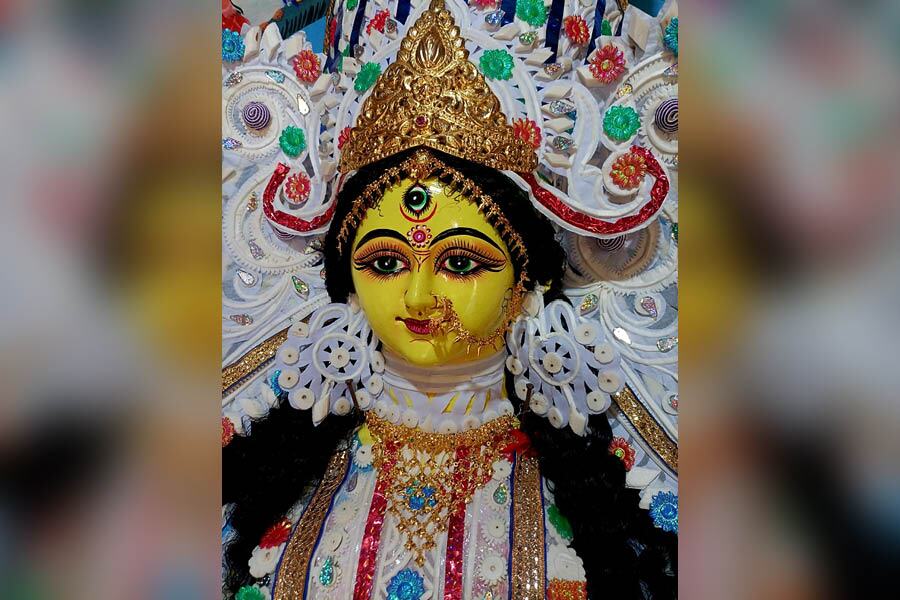 The idol is taken to the Singhi Ghat on the day of Dashami for visarjan