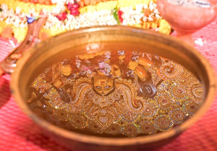 Before the idol is immersed in water, Darpan Visarjan marks the end of Durga Puja. At Baguiati’s Saha Bari, Darpan Visarjan was performed before the idol was carried for immersion  