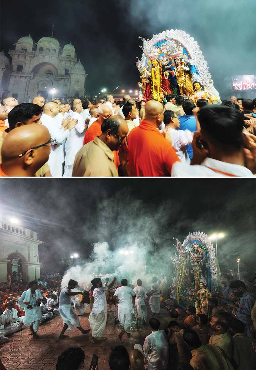 The Durga idol at the Ramakrishna Math and Mission world headquarters at Howrah’s Belur attracted thousands of people during its immersion on Sunday evening