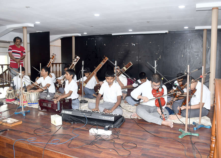 The fest ended with a musical recital by students of Narendrapur Ramakrishna Mission Blind Boys’ Academy