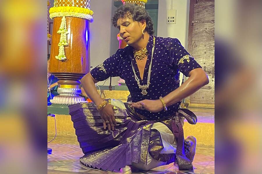 Bharatanatyam dancer Aniruddha Knight extemporises: ‘I hear, I proceed to dance’