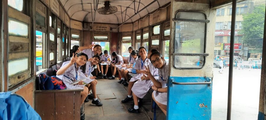 As the tram trundled through historical neighbourhoods such as Park Street, adjoining streets of New Market, Chandni Market and Esplanade, the students enjoyed the small joys of life chatting and singing with their friends, observing an ordinary day in the city