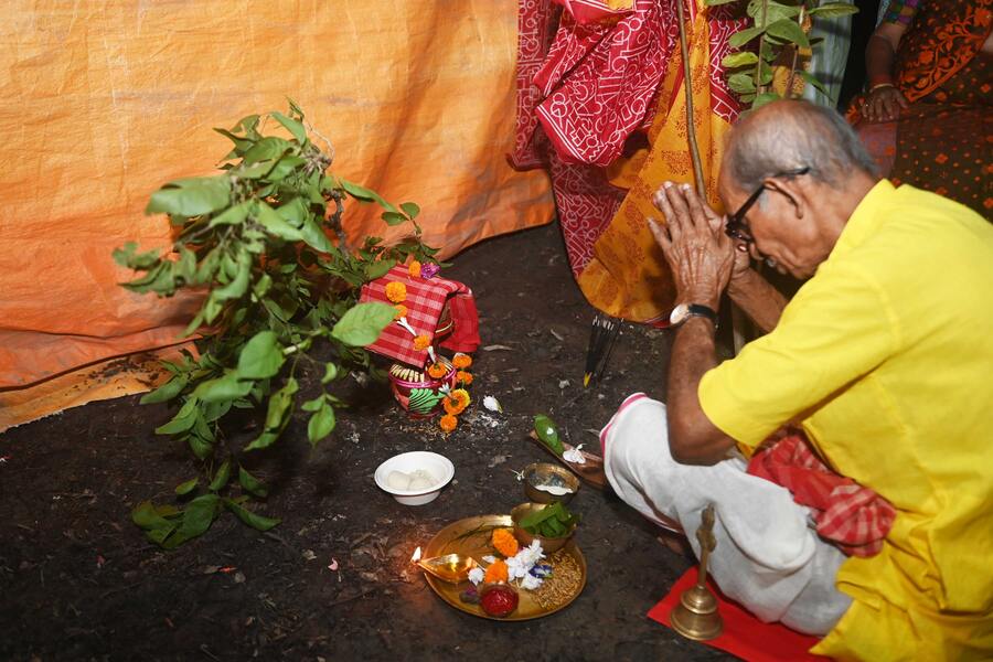 A purohit made sure all the rituals were conducted over the next four days